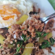 เมนูของร้าน เจ๊แต เกาเหลาเลือดหมู