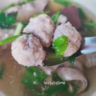 เมนูของร้าน เจ๊แต เกาเหลาเลือดหมู