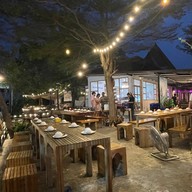 ช ช้าง ร้านอาหารและคาเฟ่
