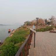 บรรยากาศ สวนเฉลิมพระเกียรติฉลองสิริราชสมบัติครบ 50 ปี