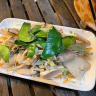 ช ช้าง ร้านอาหารและคาเฟ่