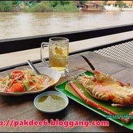 ร้านอาหารมองดูเรือ