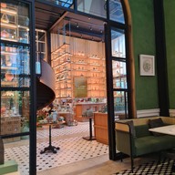 Celapot cafe x gallary