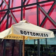 Bottomless มารูน รัชดา 32 (Maroon Ratchada 32)