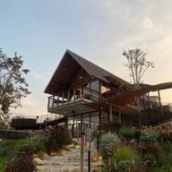 บรรยากาศ Tree Top Cafe Khao Yai