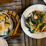 ช ช้าง ร้านอาหารและคาเฟ่
