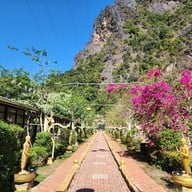 บรรยากาศ ວັດສິນໄຊຍະຣາມ Xinxayyaram