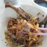 เมนูของร้าน ก๋วยเตี๋ยวเป็ดตุ๋นยาจีน ถ.นครนอก-เจ้าเก่า