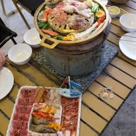 Little Whale หมูกระทะ