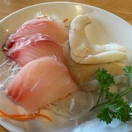 Fin Sushi เมญ่า