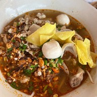 เมนูของร้าน ก๋วยเตี๋ยวปู เขาแดง