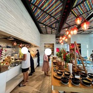 ห้องอาหารประมง  Holiday inn Vana Nava หัวหิน