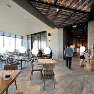 ห้องอาหารประมง  Holiday inn Vana Nava หัวหิน