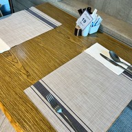 ห้องอาหารประมง  Holiday inn Vana Nava หัวหิน