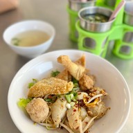 เมนูของร้าน น้องจูน ลูกชิ้นปลาเยาวราช