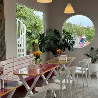 OverWeight café and bistro -