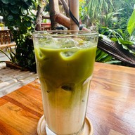 Komei cafe ปั้มเชล ซอยหลังวัดหนามแดง