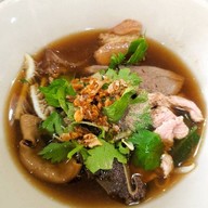 เนื้อเทพ ก๋วยเตี๋ยวเนื้อตุ๋น หมูตุ๋น