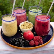 กระต่ายป่า ผลไม้ ปอก ปั่น  สายไหม ปอกปั่น  ผลไม้สด