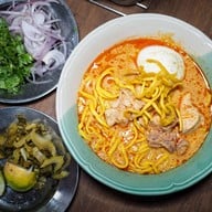 ตุ๋ยข้าวซอยแม่สอด