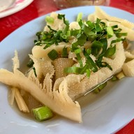 ธงชัย ลาบยโส