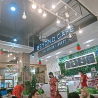 บรรยากาศ BEYOND CAFE (บียอนด์ คาเฟ่ กาแฟ เค้ก) สาขาบุญถาวร