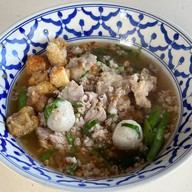 เมนูของร้าน ก๋วยเตี๋ยวสุโขทัย ป้าลุง สาย 3