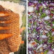 ข้าวปลาแกะ&ข้าวปลาทูทอด&ยำปลากระป๋อง สาขาถนนจันทน์