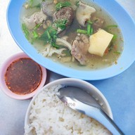 เมนูของร้าน เจ๊แดงข้าวเลือดหมู