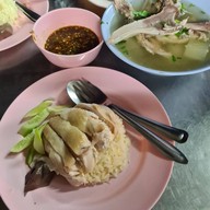 เมนูของร้าน ข้าวมันไก่ศรีโสธร สายลวด