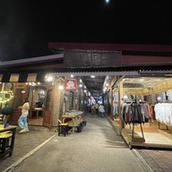 ตลาดนัดรถไฟ ศรีนครินทร์
