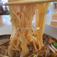 เมนูของร้าน ก๋วยเตี๋ยวไก่ ข้าวขาหมู สะพานควาย