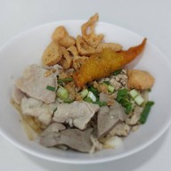 ก๋วยเตี๋ยวตรอกโรงหมู ยานนาวา