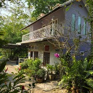 บ้านธาราละมุน