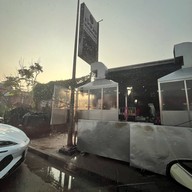 หอยทอดเจ๊ฮวย ตลาดริมน้ำกลางคืน