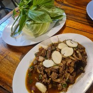 เมนูของร้าน ส้มตำ ลาบเป็ด ตามสั่ง โรงเตี๋ยมกู๋เจิด ประวิทย์และเพื่อน8/3