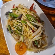 เมนูของร้าน ส้มตำ ลาบเป็ด โรงเตี๋ยมกู๋เจิด ประวิทย์และเพื่อน8/3