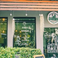 หน้าร้าน Ma-da-me Cafe Garden HuaHin
