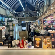 Blóm flowers café ตลาดสนธนบุรี