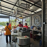 บรรยากาศ ก๋วยเตี๋ยวเนื้อนายหมี ราชพฤกษ์ ปากเกร็ด