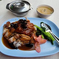 เมนูของร้าน โอว ก๋วยเตี๋ยวพริกสด ซ.มัยลาภ(ย้ายจาก สุคนธสวัสดิ์)