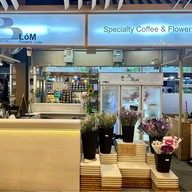 Blóm flowers café ตลาดสนธนบุรี