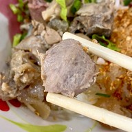 ร้านก๋วยเตี๋ยวบุหลันโกจิตร