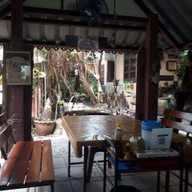 บรรยากาศ ขนมจีนเส้นสดสวนลุงลี