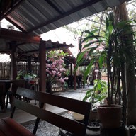 บรรยากาศ ขนมจีนเส้นสดสวนลุงลี