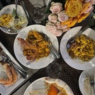 The Deck by the river โรงแรมอรุณเรสซิเด้นท์