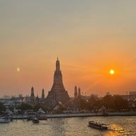 The Deck by the river โรงแรมอรุณเรสซิเด้นท์