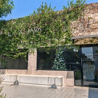 หน้าร้าน Lava Java Coffee Roasters -
