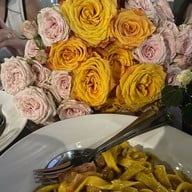 The Deck by the river โรงแรมอรุณเรสซิเด้นท์