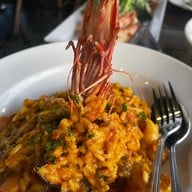 The Deck by the river โรงแรมอรุณเรสซิเด้นท์